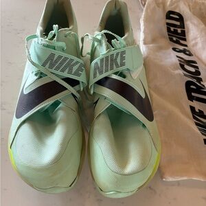 Nike Mint Green Track Spikes, Men’s size 11